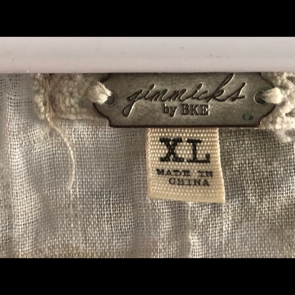 Gimmicks Bke Lace top - Picture 3 of 5